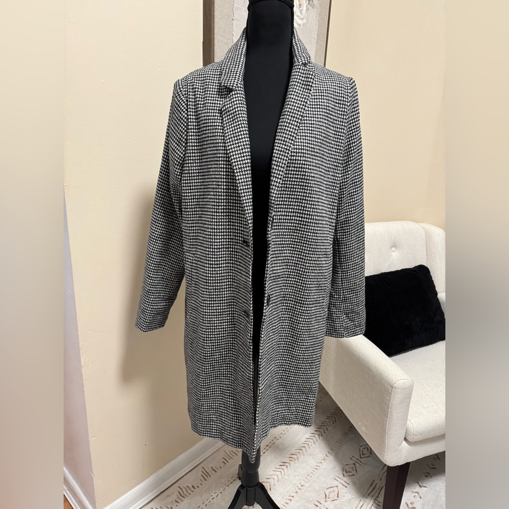 Women's Houndstooth Coat